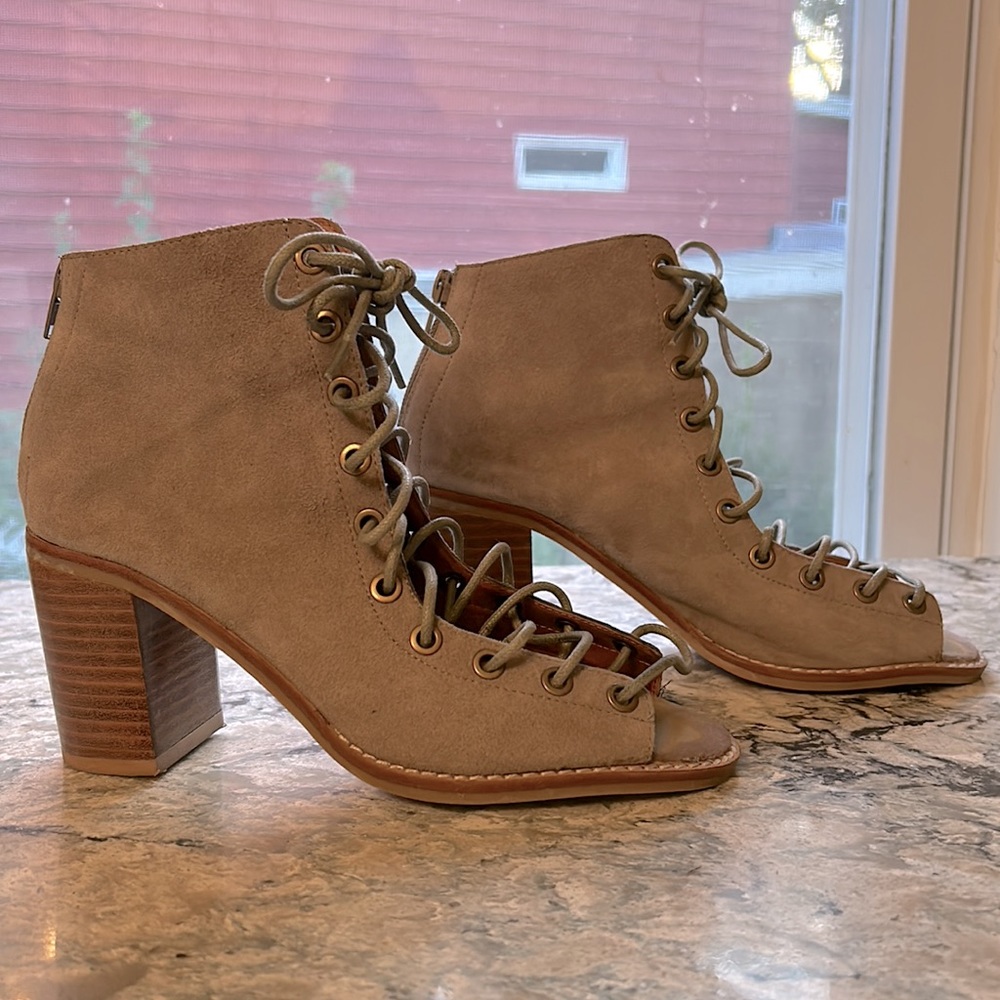 Jeffrey Campbell Grey Lace-Up Heels - Size 7 - Picture 3 of 4